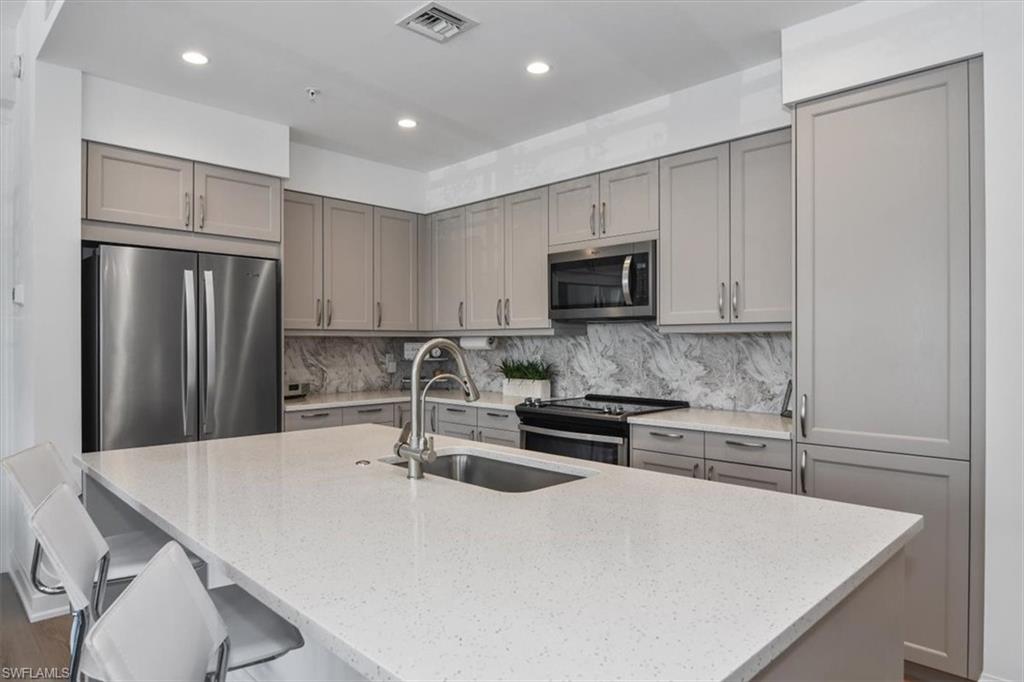 1111 Central AVE 207