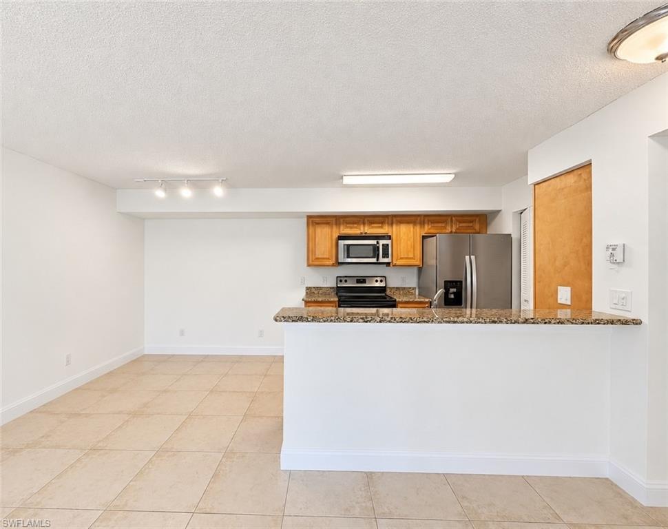 2070 Arbour Walk CIR 3214