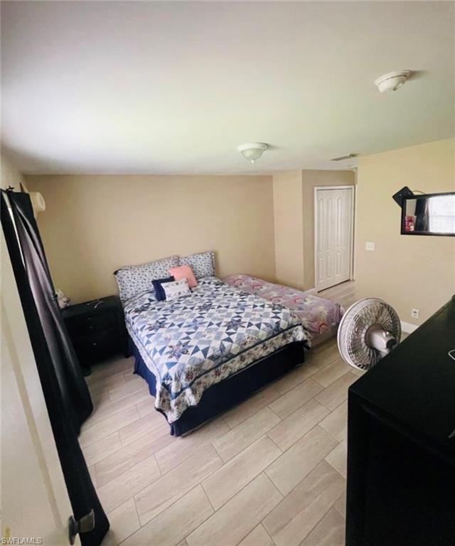 MIRROR LAKES - Residential