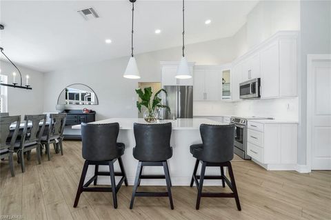 711 Tigertail CT MARCO ISLAND FL 34145