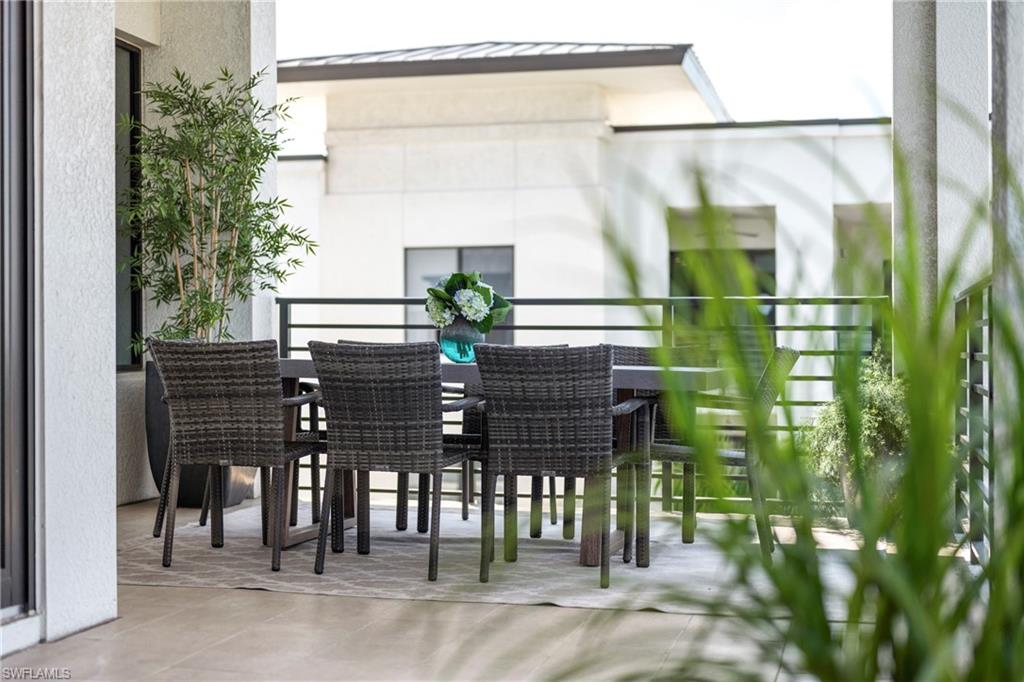 ELEVEN ELEVEN CENTRAL - Residential