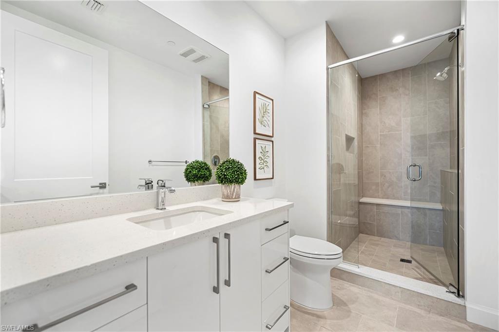 ELEVEN ELEVEN CENTRAL - Residential