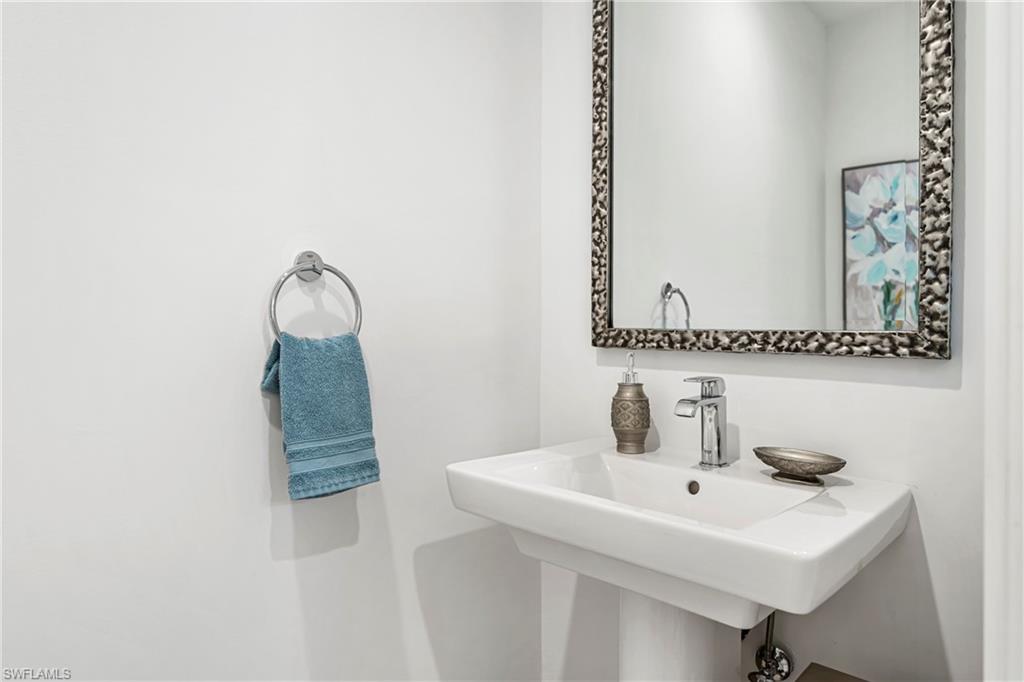 ELEVEN ELEVEN CENTRAL - Residential