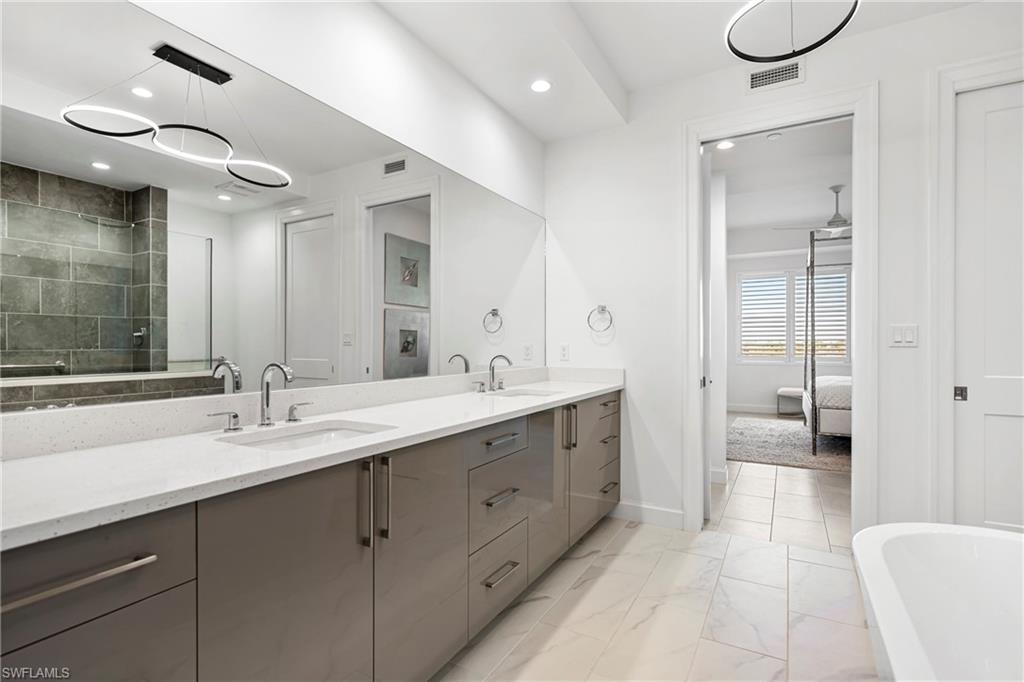 ELEVEN ELEVEN CENTRAL - Residential