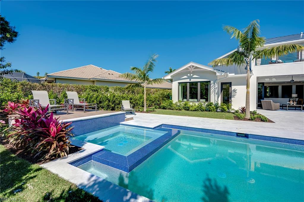 MOORINGS - Residential