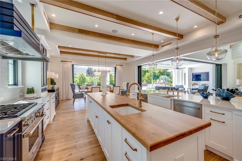 MOORINGS - Residential