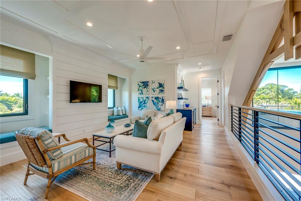 MOORINGS - Residential