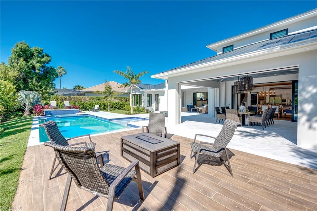 MOORINGS - Residential