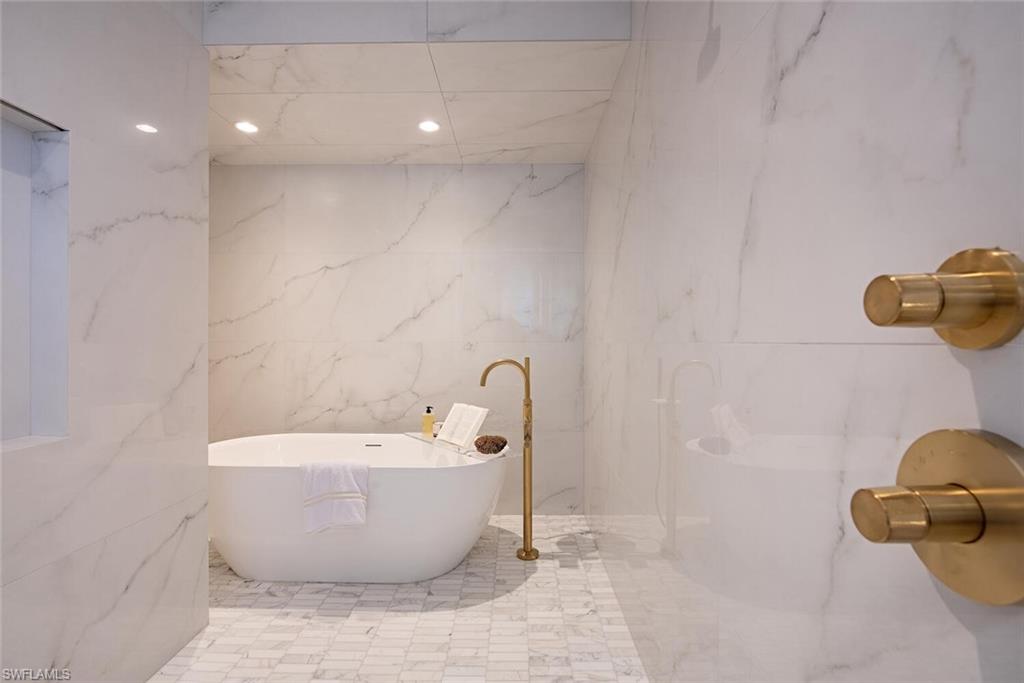 MOORINGS - Residential