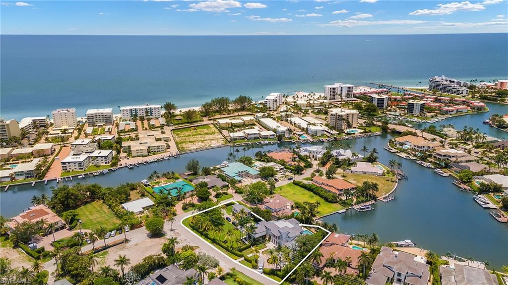 MOORINGS - Residential