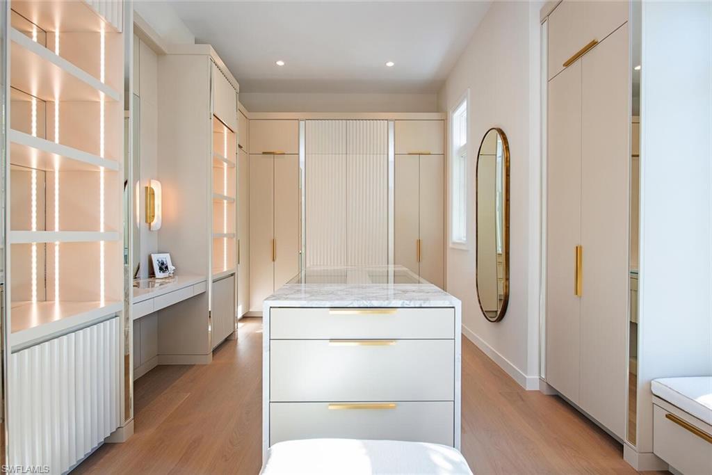 MOORINGS - Residential