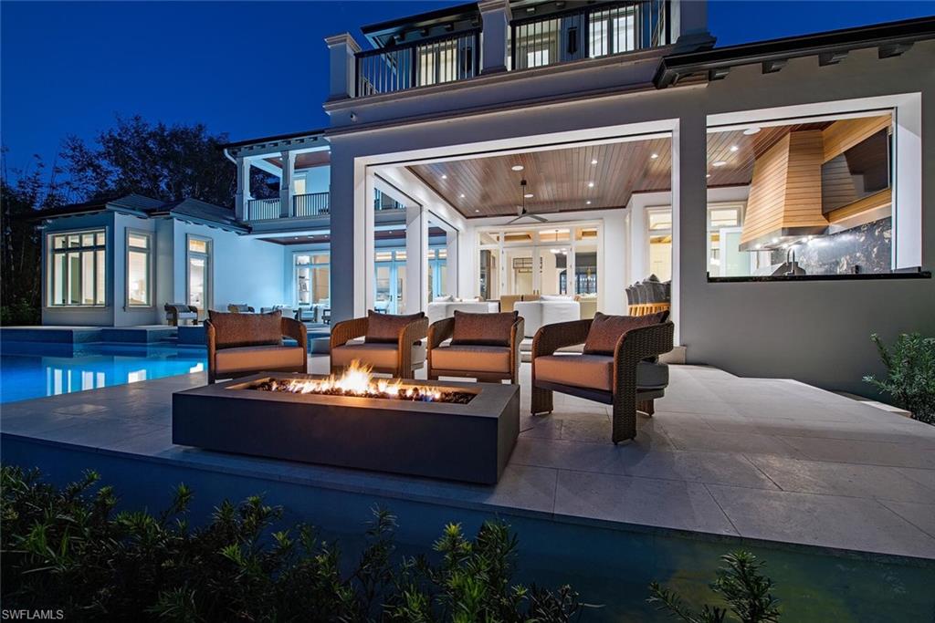 MOORINGS - Residential