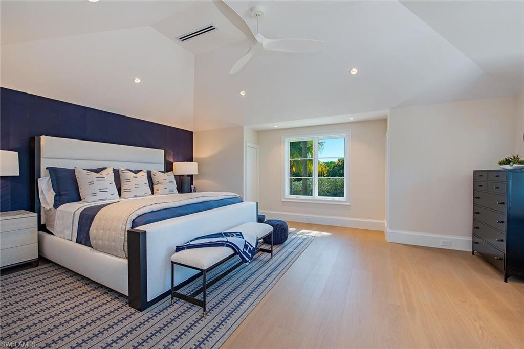 MOORINGS - Residential