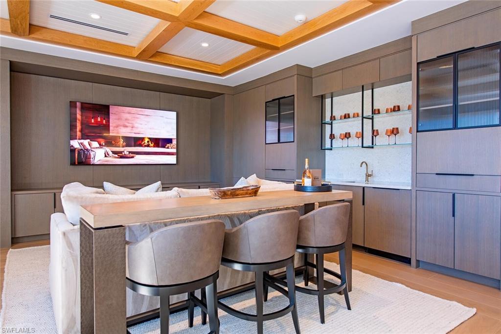 MOORINGS - Residential