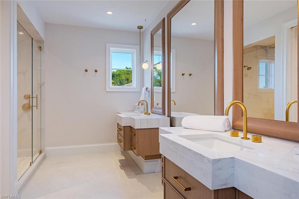 MOORINGS - Residential