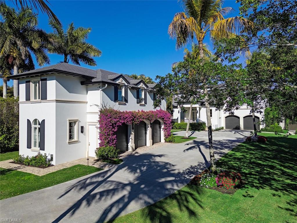 MOORINGS - Residential