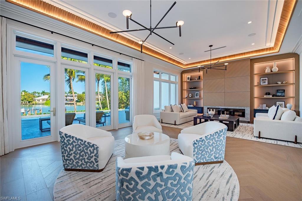 MOORINGS - Residential