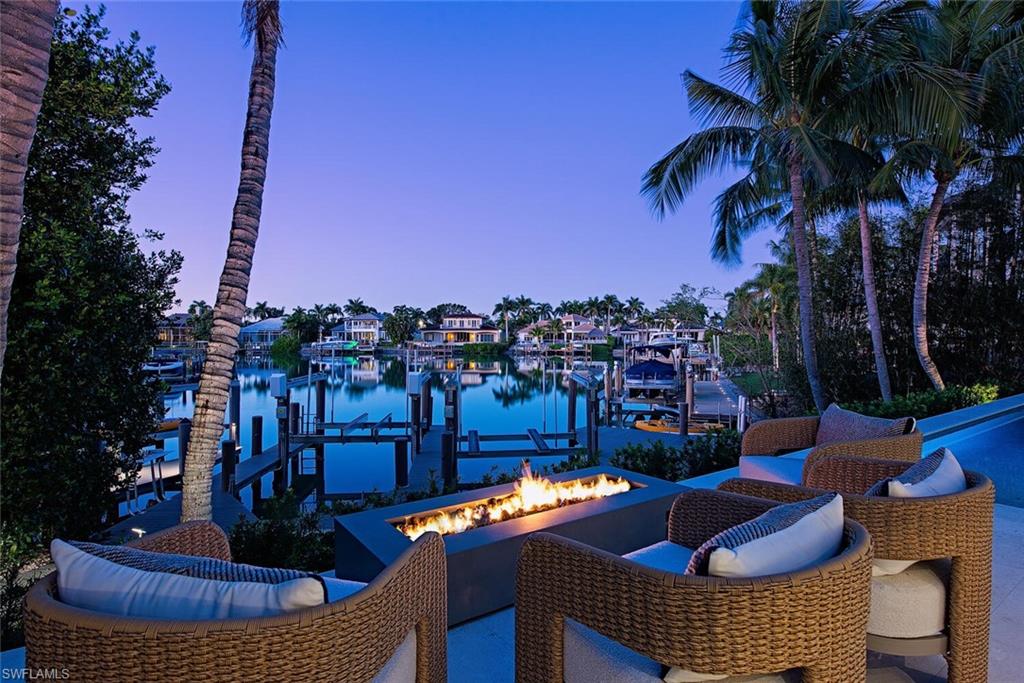 MOORINGS - Residential