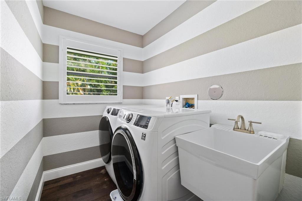 OAKES ESTATES - Residential