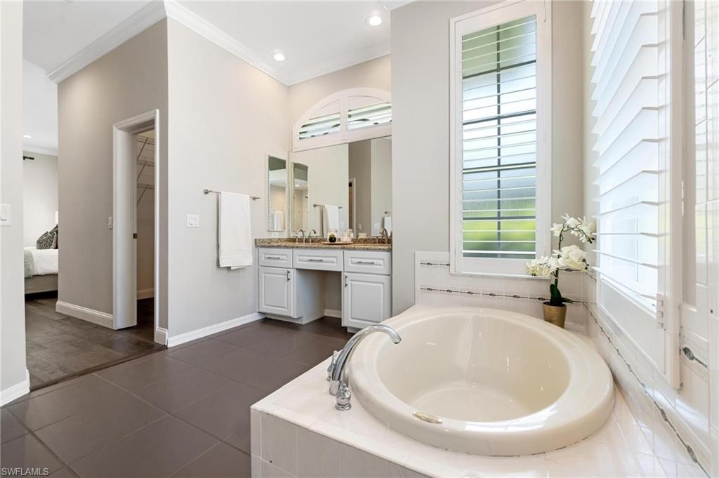 OAKES ESTATES - Residential