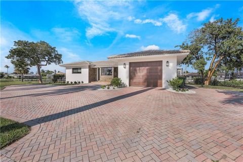 A home in MARCO ISLAND