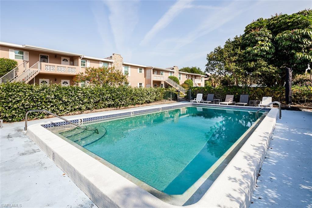 ST ANDREWS MANOR - Residential