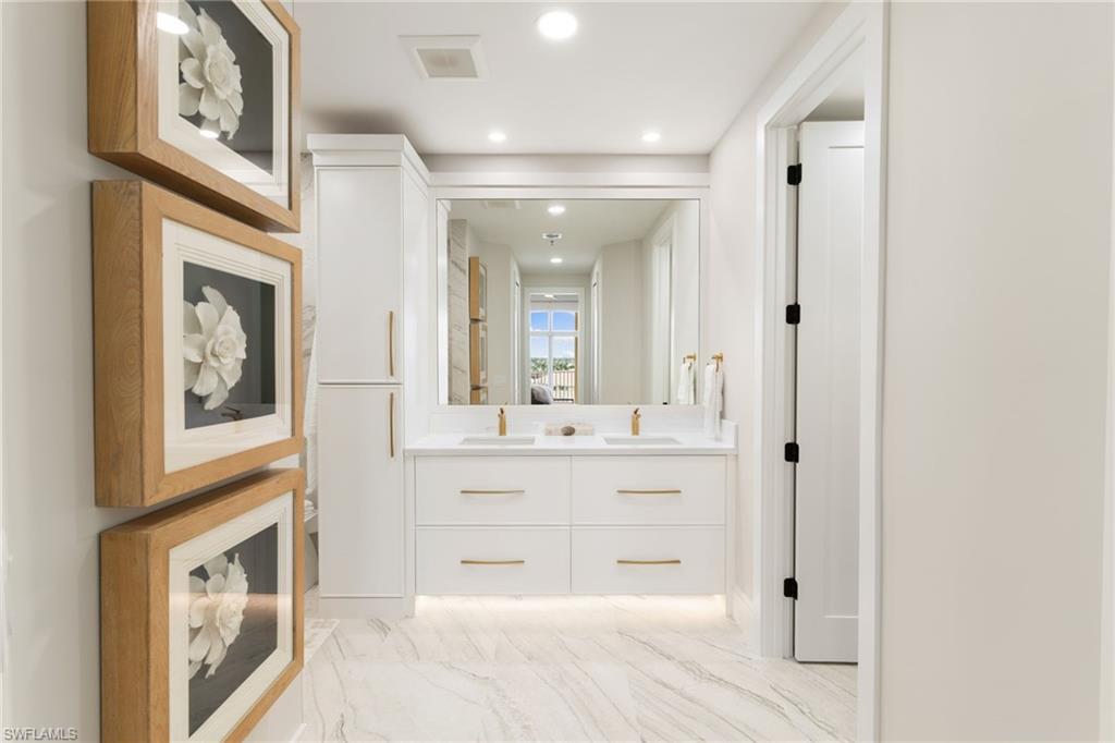 COURTYARD TOWERS - Residential