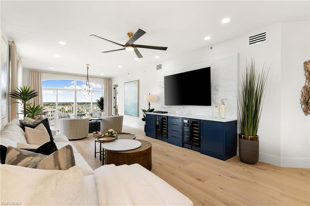 COURTYARD TOWERS - Residential