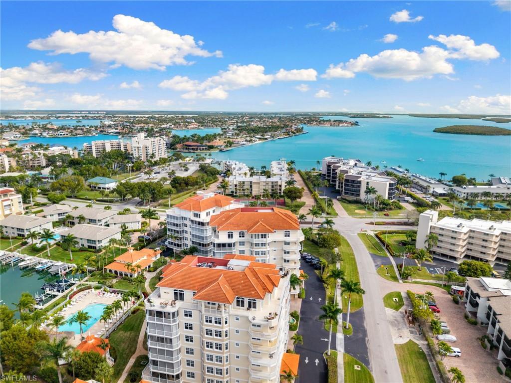 COURTYARD TOWERS - Residential