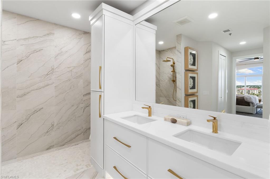 COURTYARD TOWERS - Residential