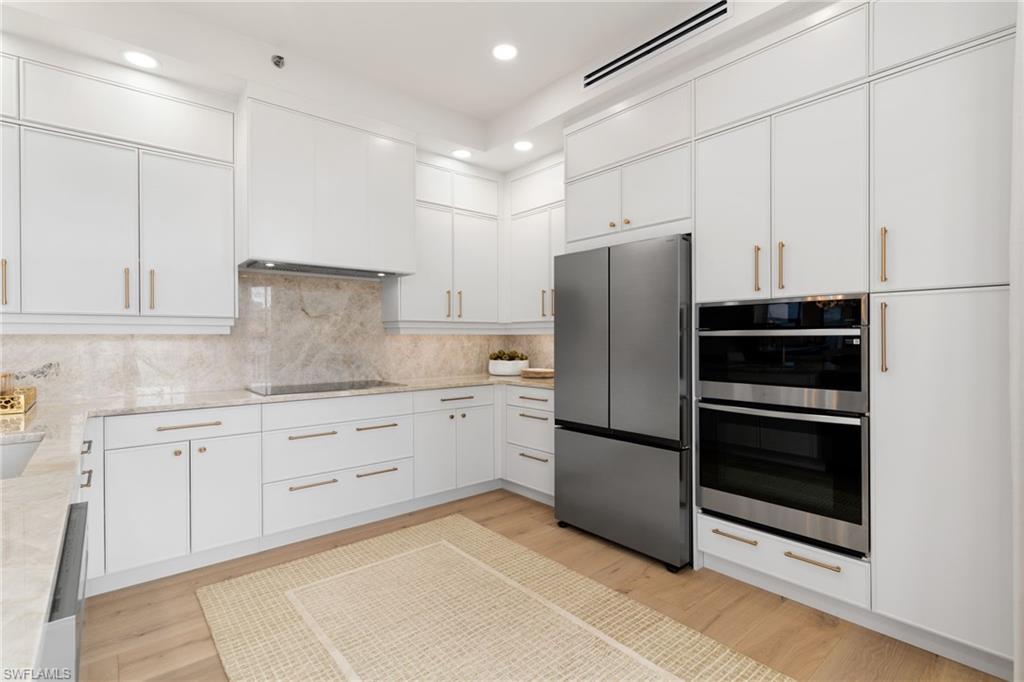 COURTYARD TOWERS - Residential