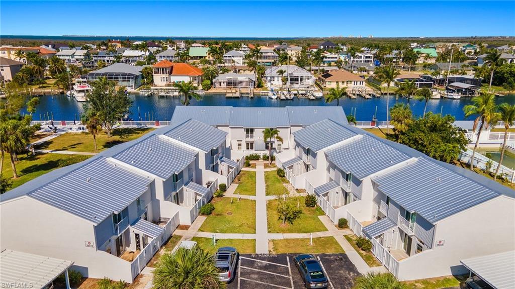 BOARDWALK CAPER - Residential