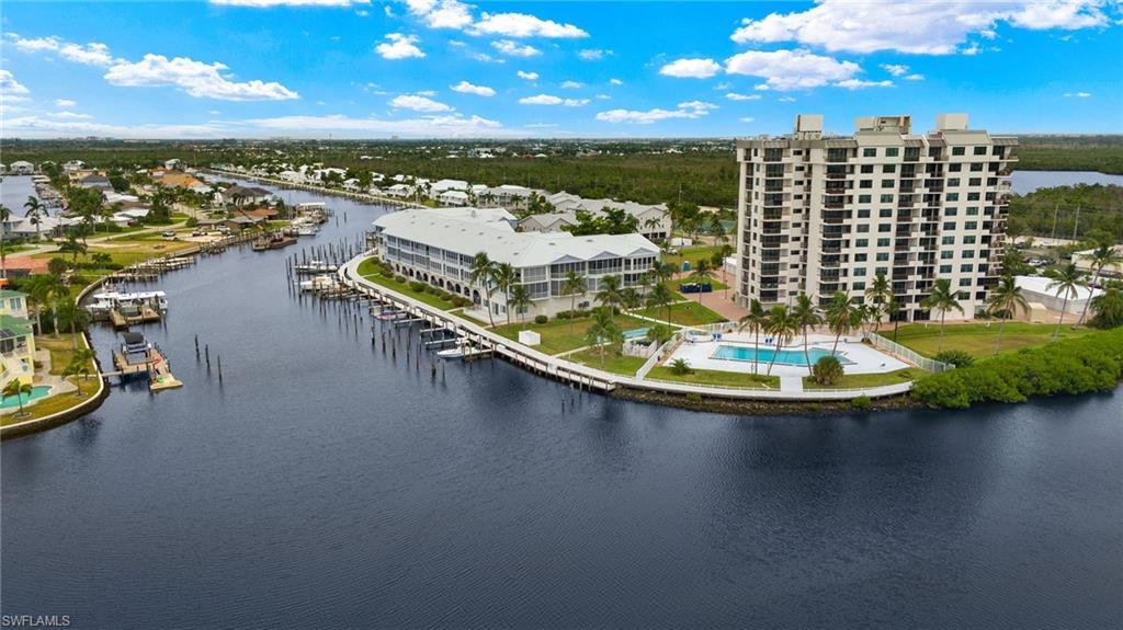 BOARDWALK CAPER - Residential