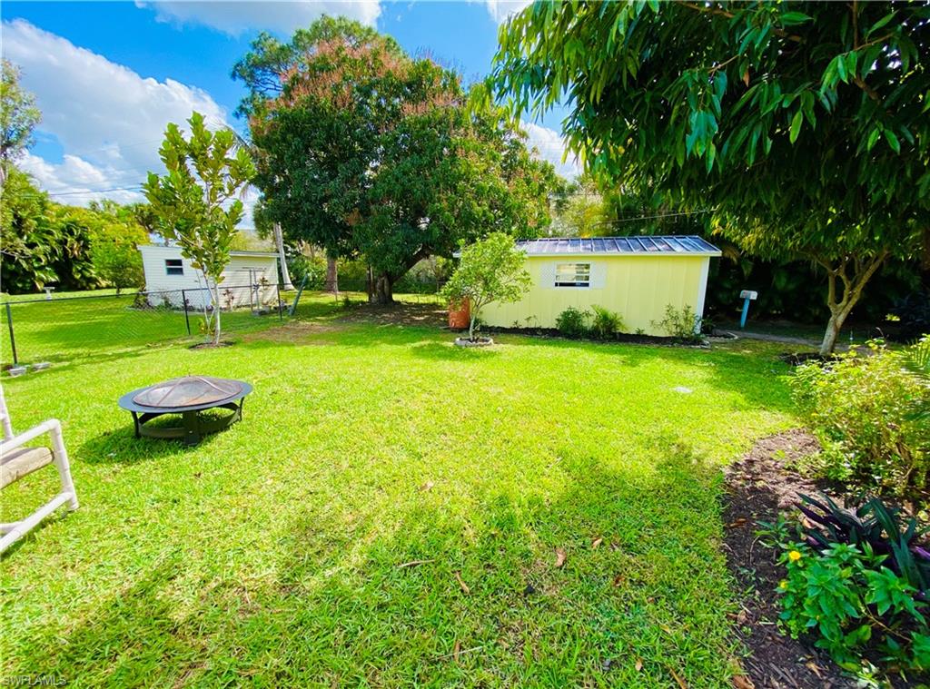 BLVD HTS SHOPPING CENTER - Residential