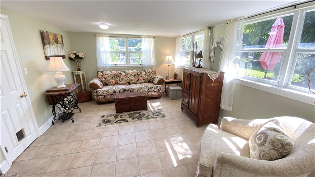 BLVD HTS SHOPPING CENTER - Residential