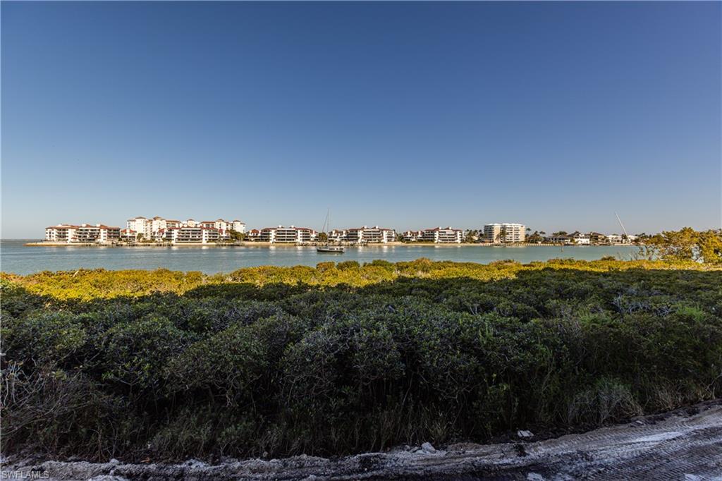 ROYAL MARCO POINT - Residential