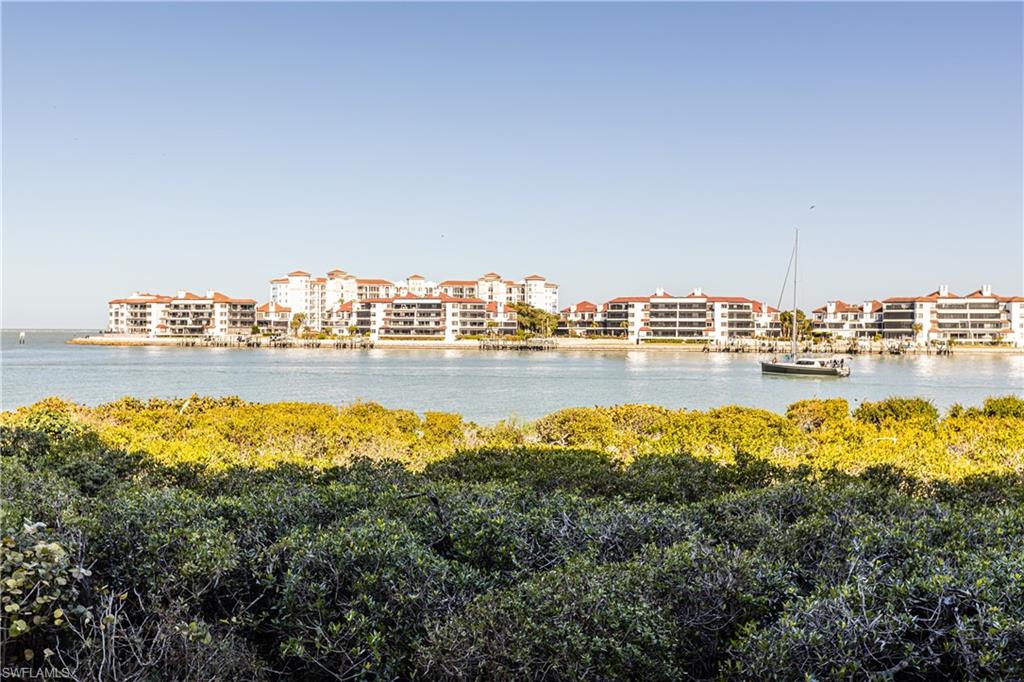 ROYAL MARCO POINT - Residential