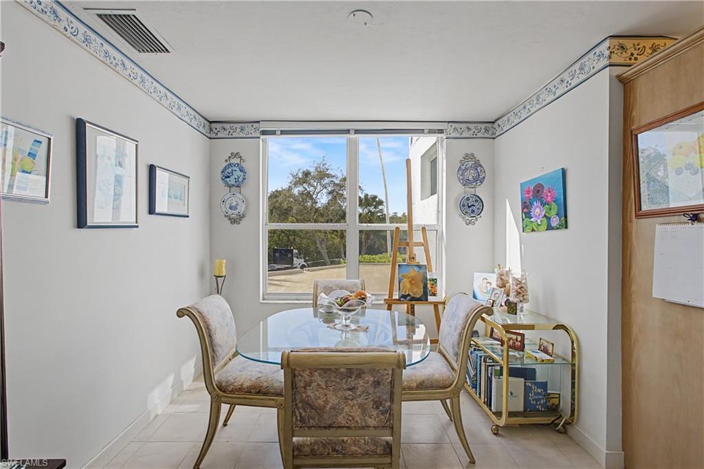 ROYAL MARCO POINT - Residential