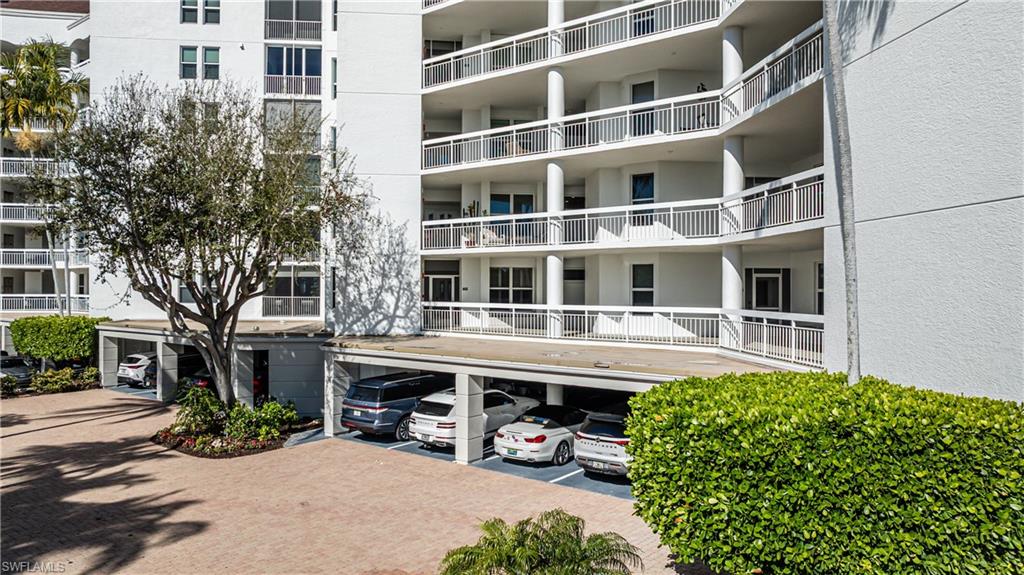 ROYAL MARCO POINT - Residential