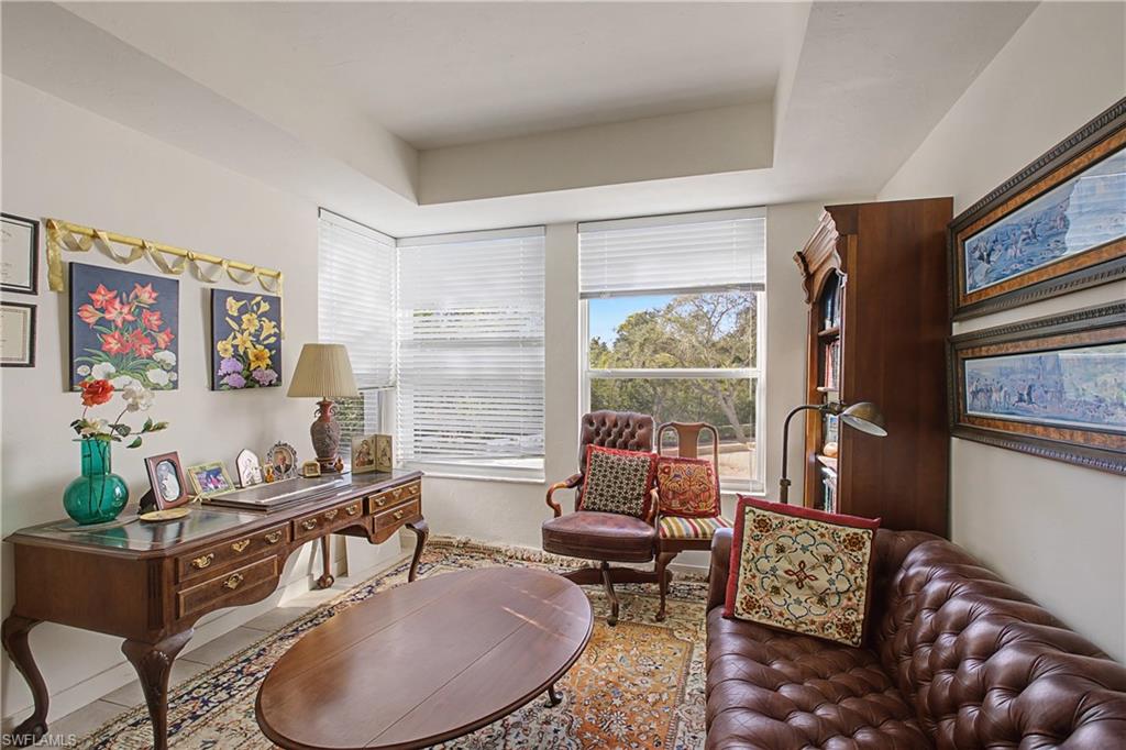 ROYAL MARCO POINT - Residential