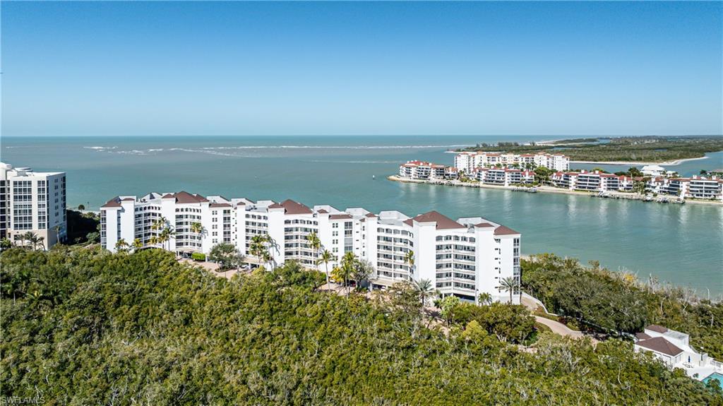 ROYAL MARCO POINT - Residential