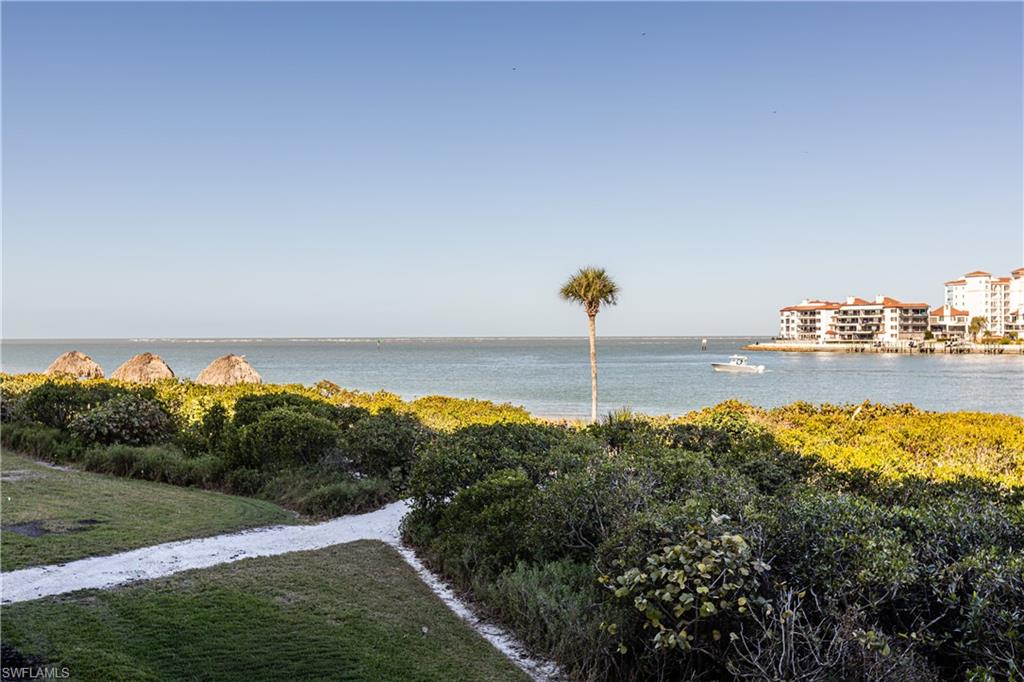 ROYAL MARCO POINT - Residential