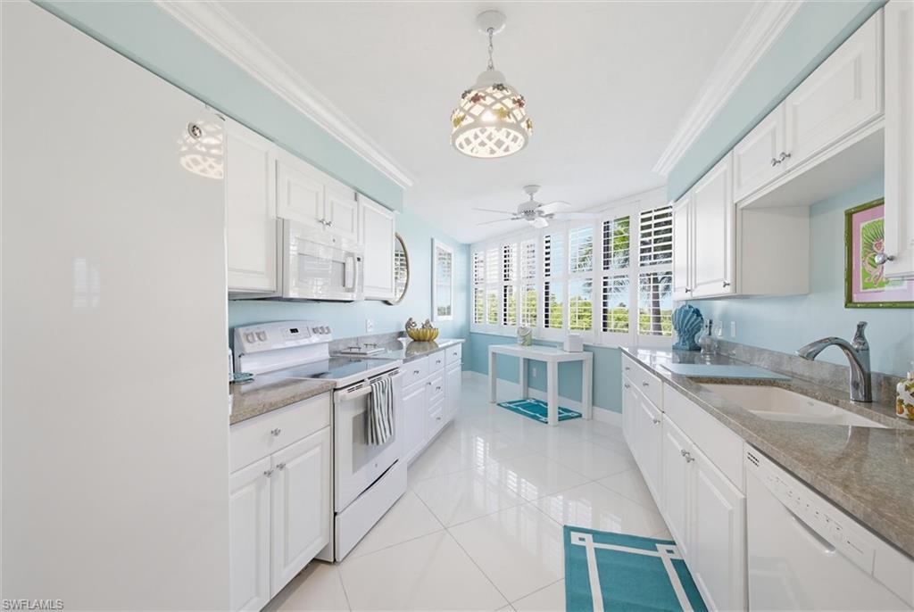 CHATEAUMERE ROYALE - Residential Lease