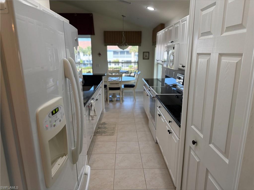 SABAL POINTE - Residential