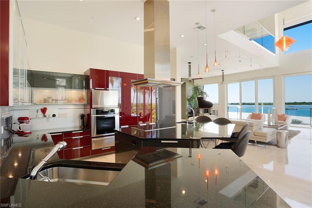 HIDEAWAY BEACH - Residential