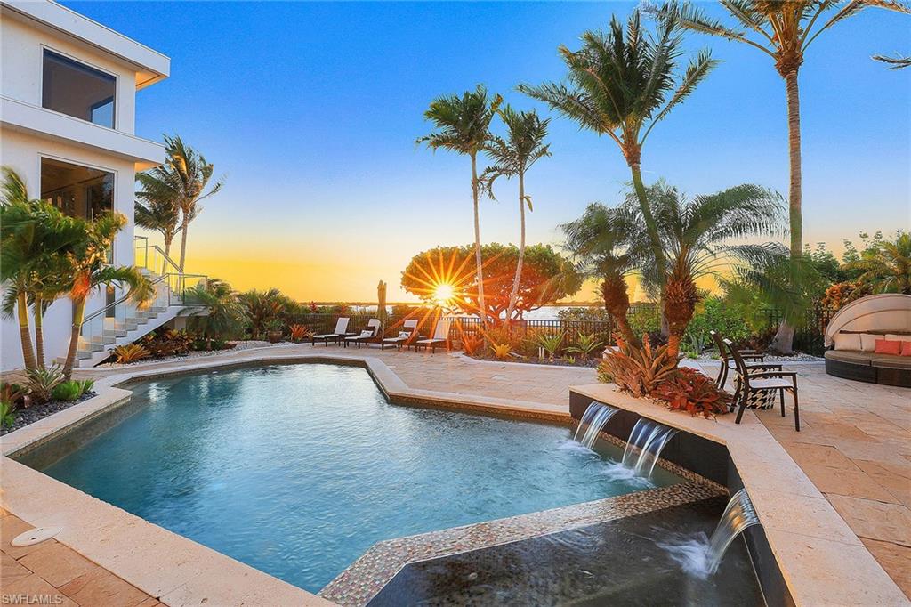 HIDEAWAY BEACH - Residential