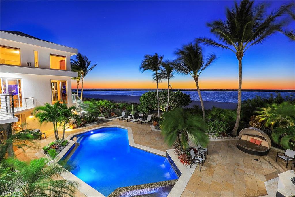 HIDEAWAY BEACH - Residential