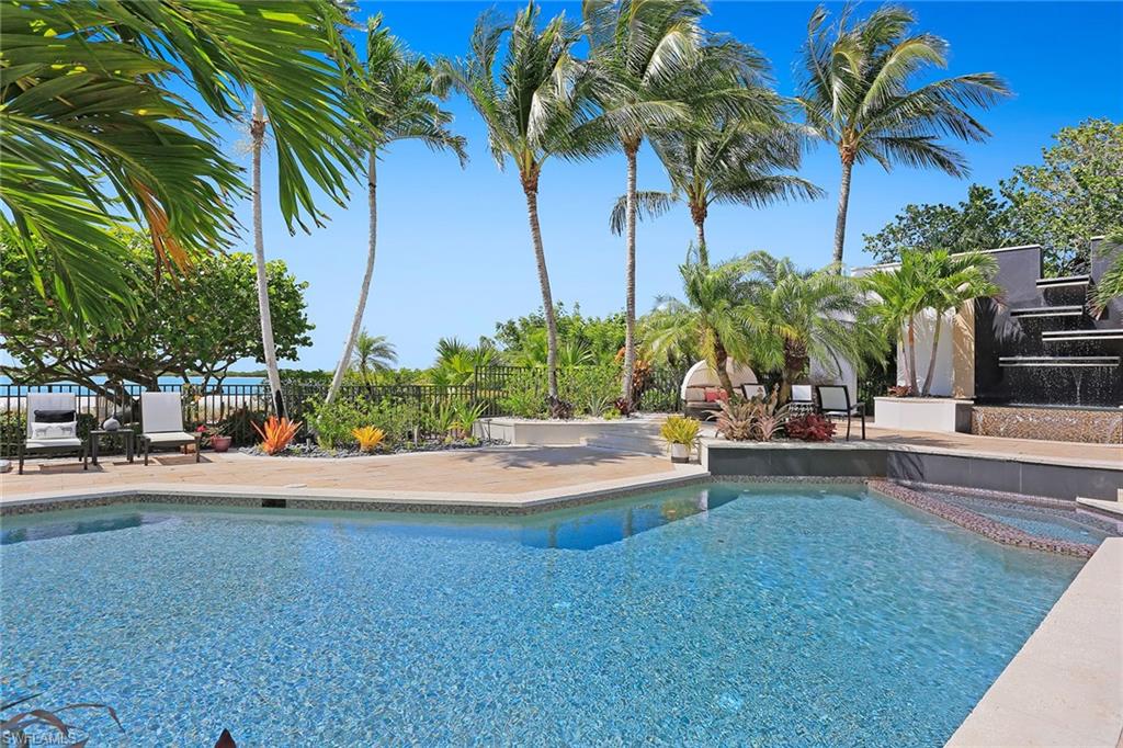 HIDEAWAY BEACH - Residential