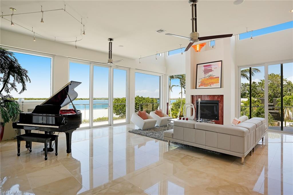 HIDEAWAY BEACH - Residential