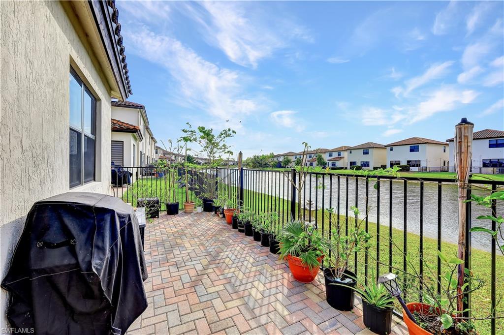 COQUINA AT MAPLE RIDGE - Residential